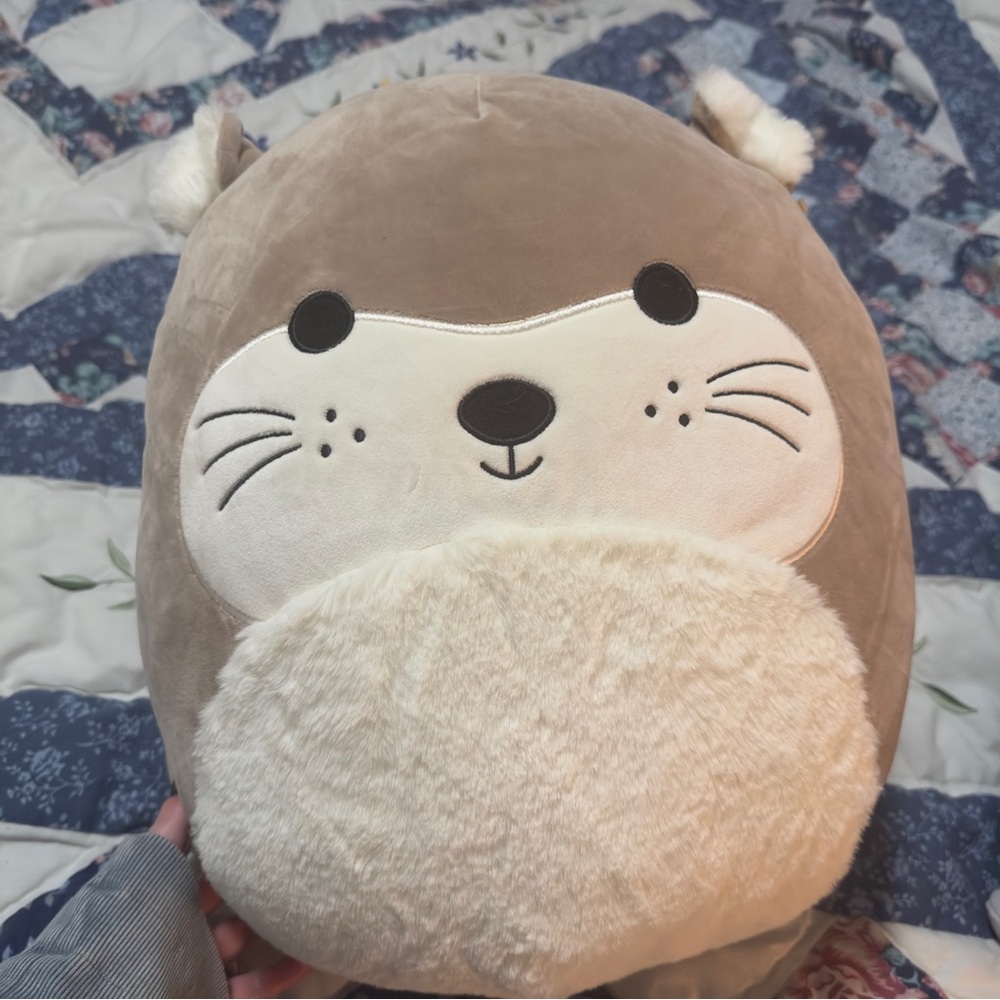 Squishmallow: Rie the otter